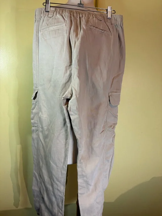 Faherty Women's Straight-Leg Cargo Pants in Light Khaki - Picture 8 of 9